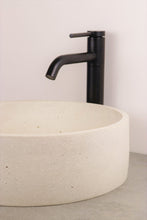 Carica l'immagine nel visualizzatore di Gallery, LAVABO DA APPOGGIO IN CEMENTO - disponibile in vari colori 🎨