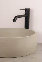 Carica l'immagine nel visualizzatore di Gallery, LAVABO DA APPOGGIO IN CEMENTO - disponibile in vari colori 🎨