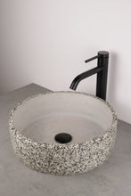 Carica l'immagine nel visualizzatore di Gallery, LAVABO DA APPOGGIO IN CEMENTO - disponibile in vari colori 🎨