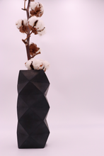 Carica l'immagine nel visualizzatore di Gallery, VASO DIAMANTE CEMENTO NERO