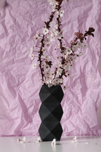 Carica l'immagine nel visualizzatore di Gallery, VASO DIAMANTE CEMENTO NERO